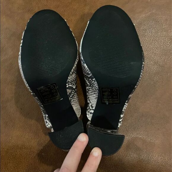Qupid Women's Snakeskin Print Mule Heels Excellent Used Condition Size 8.5 - Picture 4 of 7